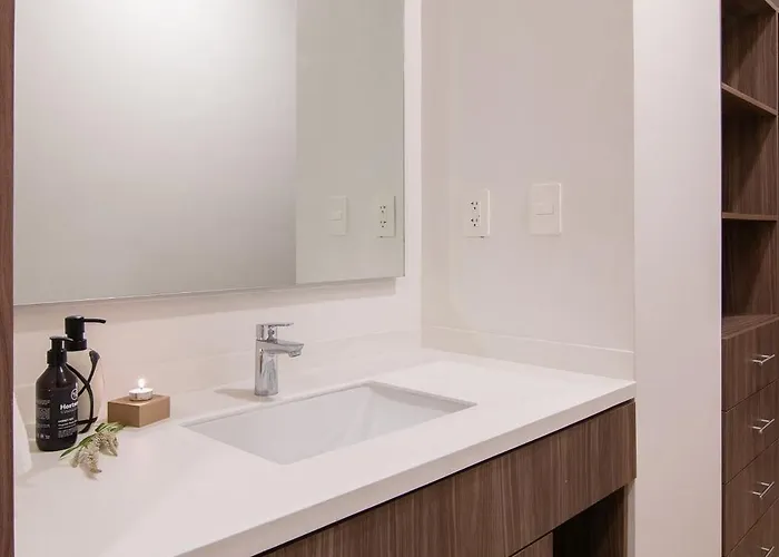 Santa Fe Red Beautiful Apartment!