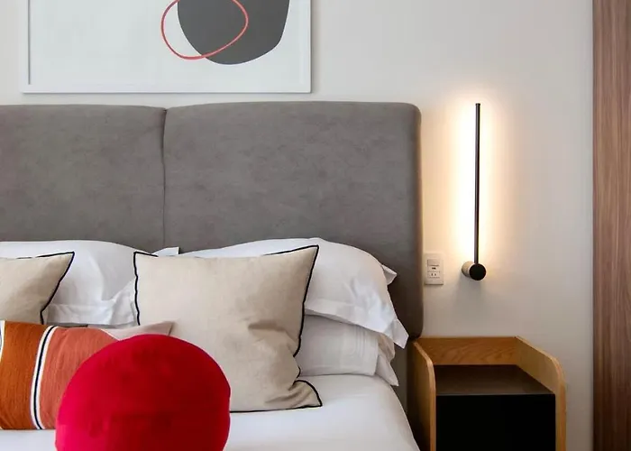 Santa Fe Red Beautiful Apartment!